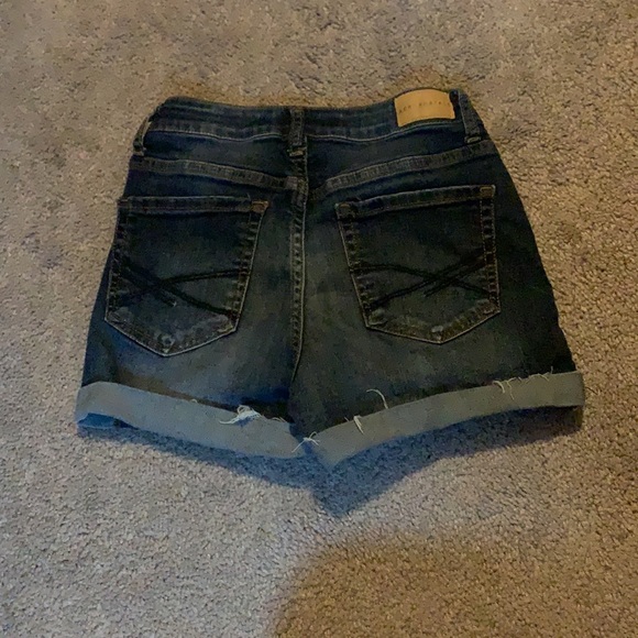 Aeropostale dark blue denim shorts - Picture 2 of 3
